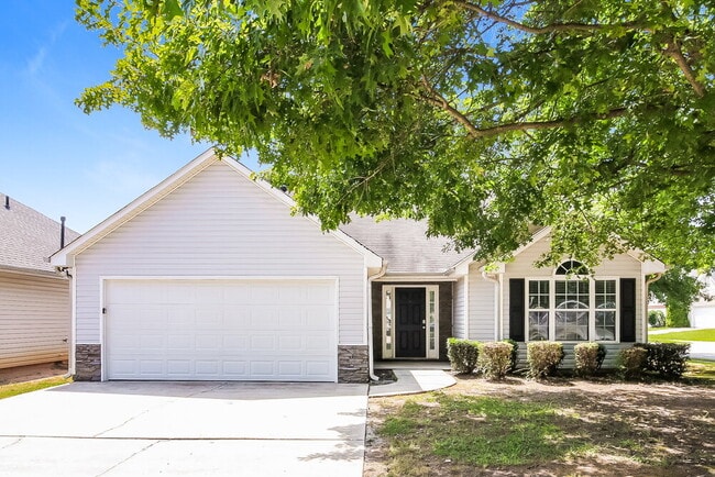 Building Photo - 1500 Logan Ln