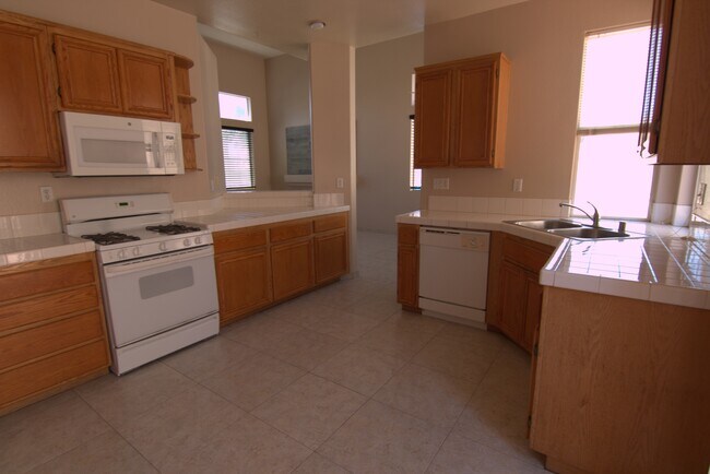 Building Photo - 842 Caminito Estrella
