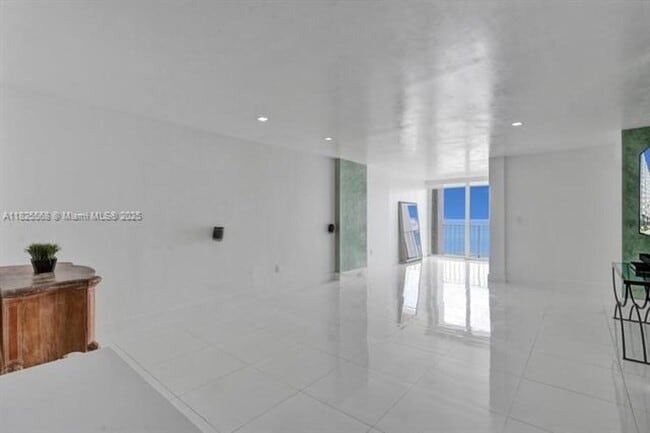 Building Photo - 6450 Collins Ave
