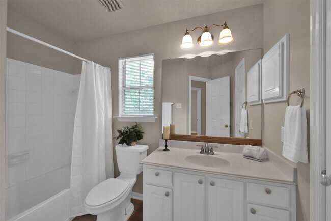 Building Photo - 30 Hidden Meadow Dr
