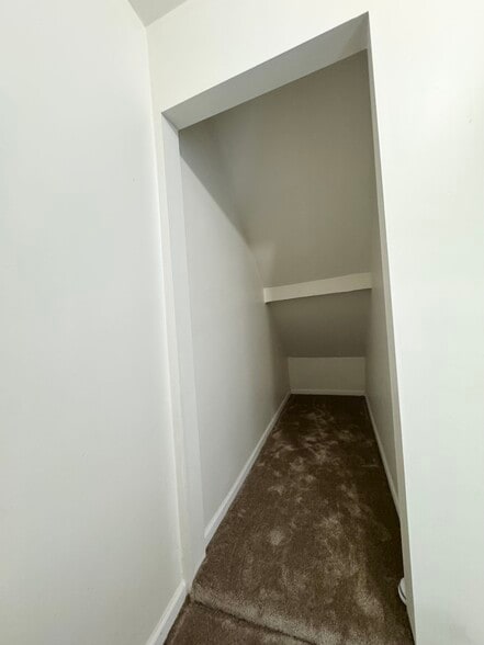 Building Photo - 647 W 48th Pl