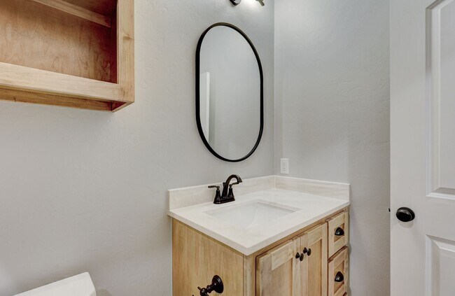 Building Photo - 634 Juniper St