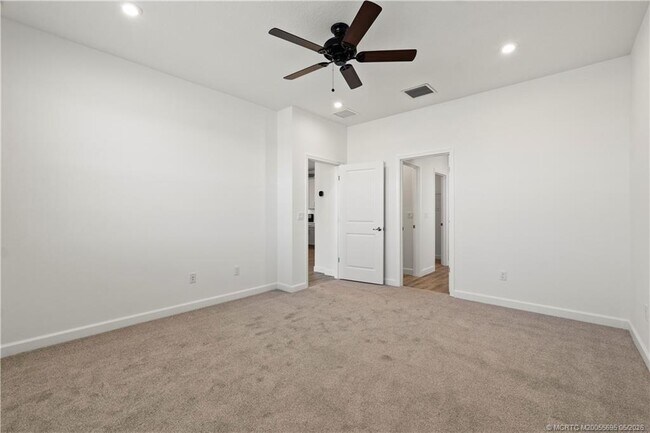 Building Photo - 14143 SW Safi Ter