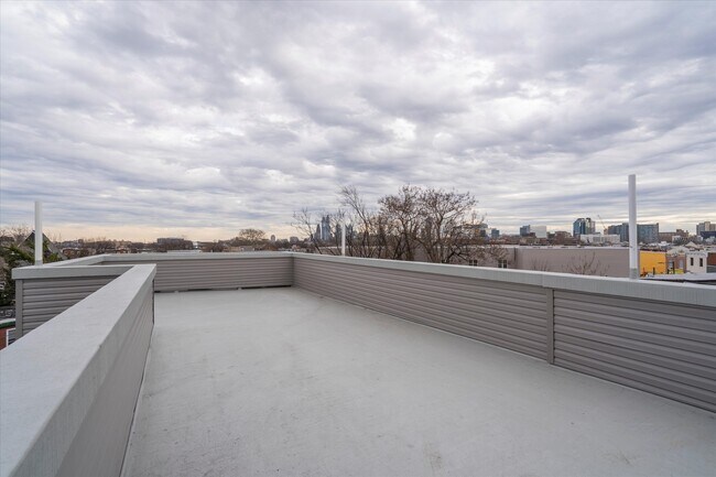 Building Photo - 717 N 41st St