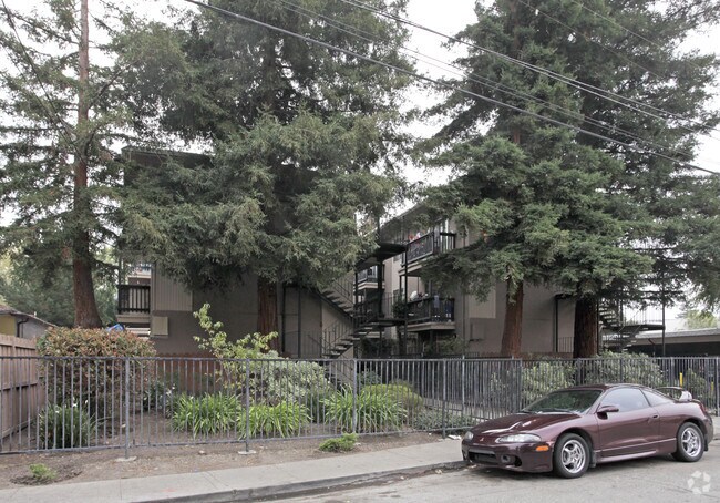 Building Photo - Polly Ana Apartments