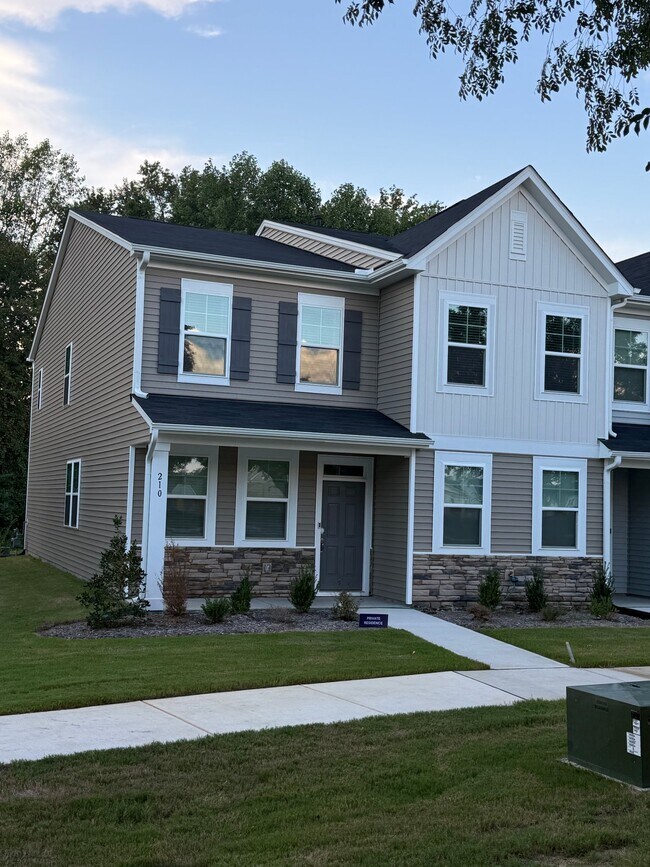 Building Photo - 210 Redford Pl Dr