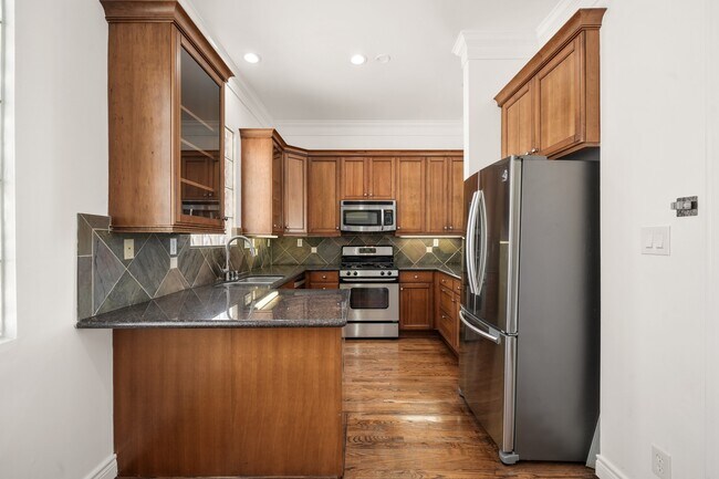 Building Photo - 1902 Greenwich Pl Dr