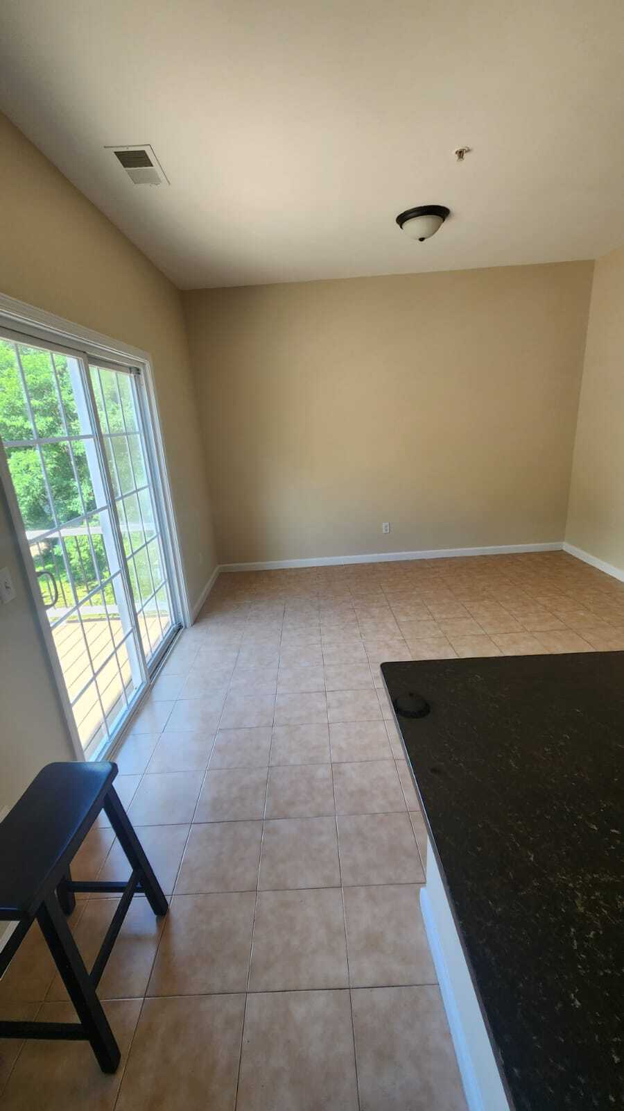Building Photo - 94 Woodlake Dr