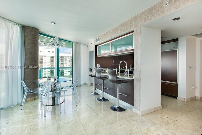 Building Photo - 6000 Indian Creek Dr