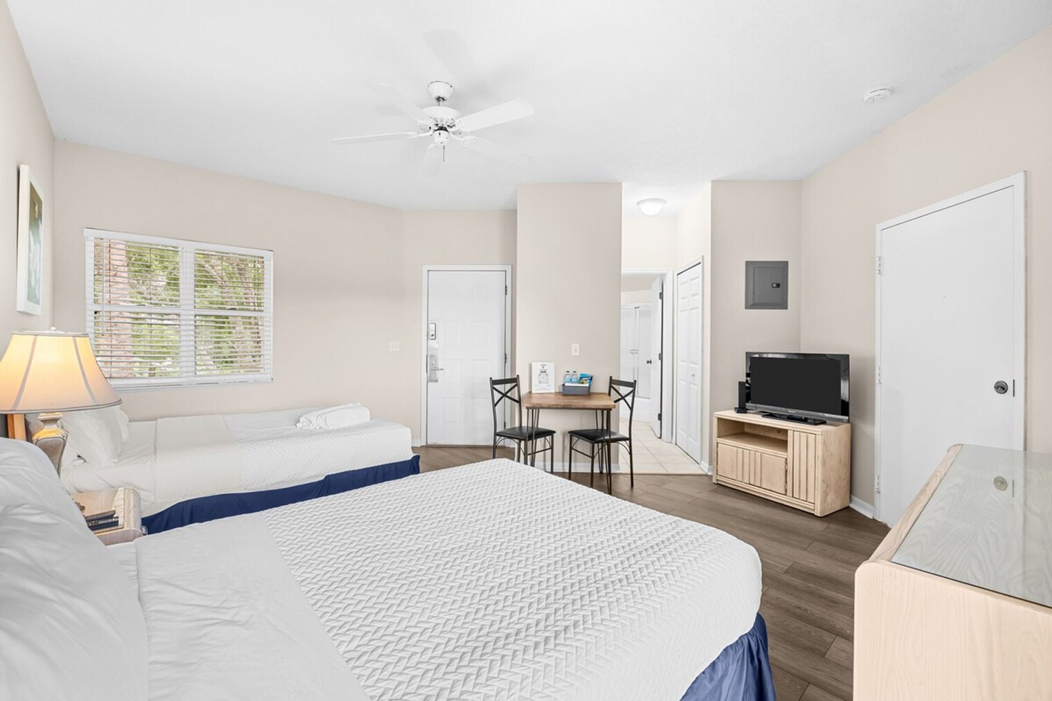 Building Photo - 9906 Perfect Dr