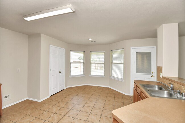 Building Photo - 5618 Gibralter Pl