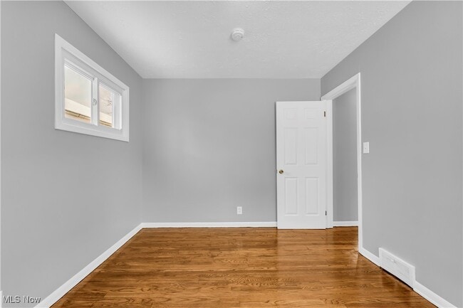 Building Photo - 4852 E 94th St