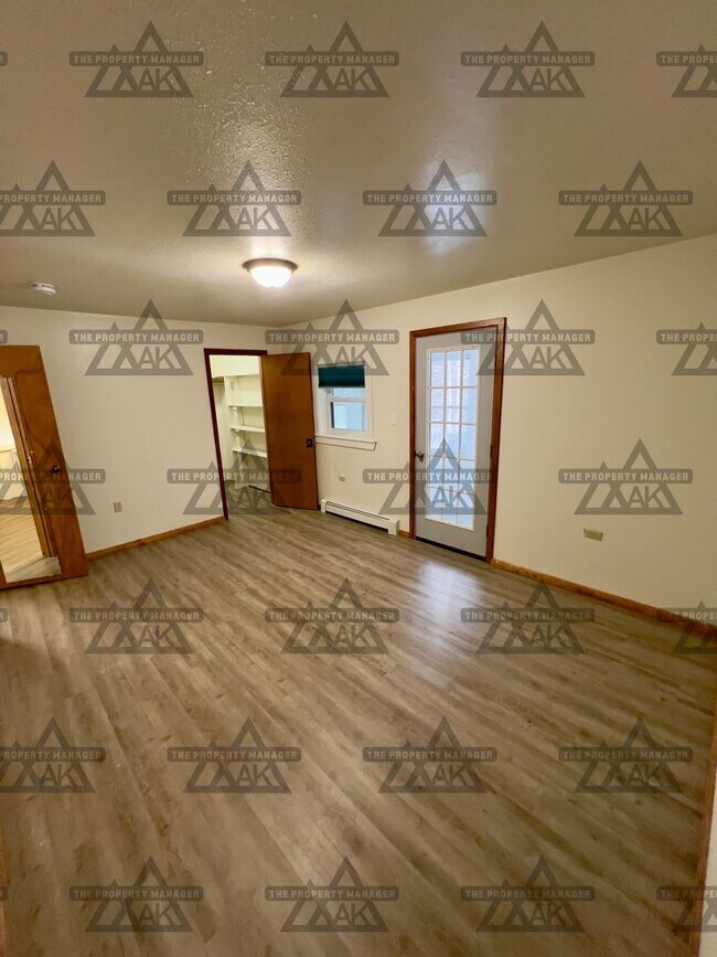 Building Photo - Spacious 3BR, 2.5BA Home off Chena Hot Springs Rd with Yard, Deck & Greenhouse