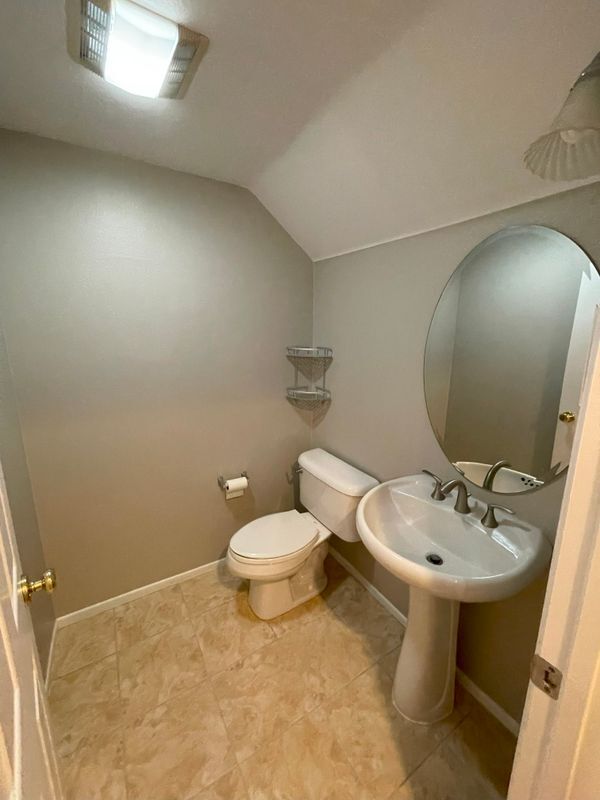 Building Photo - 414 Timberwood