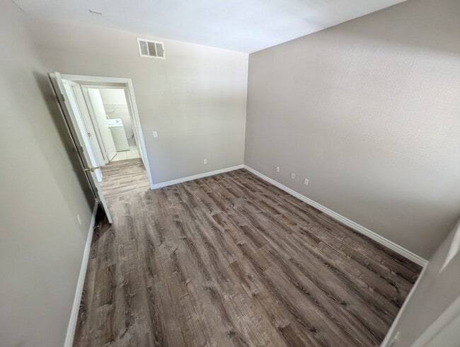 Building Photo - 8250 N Grand Canyon Dr