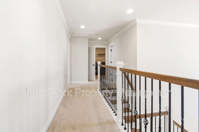 Building Photo - 233 Seaworthy St