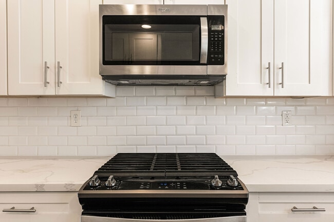 Kitchen - 16601 Valerio St