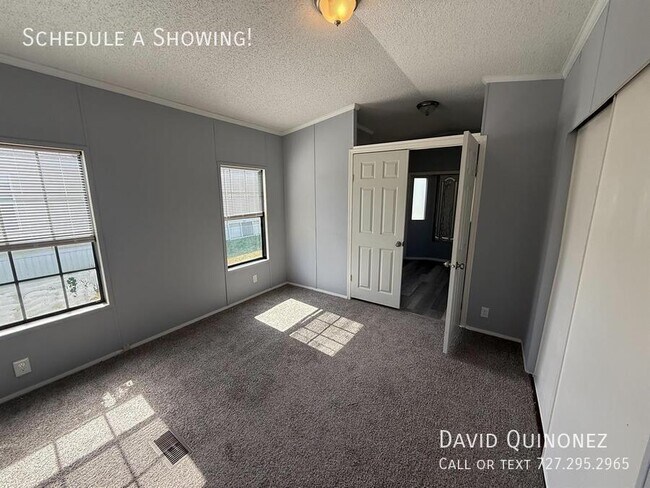 Building Photo - 5609 Lesteele-