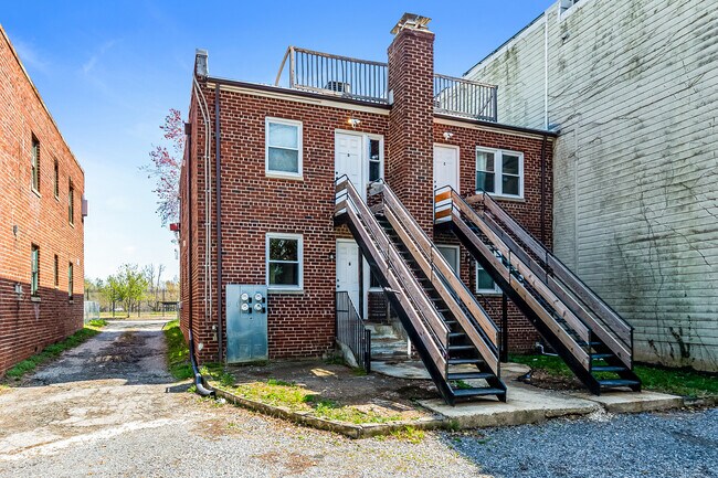 Building Photo - 2439 25th St SE