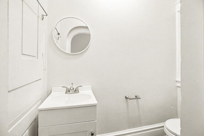 Building Photo - 145 S Pitt St