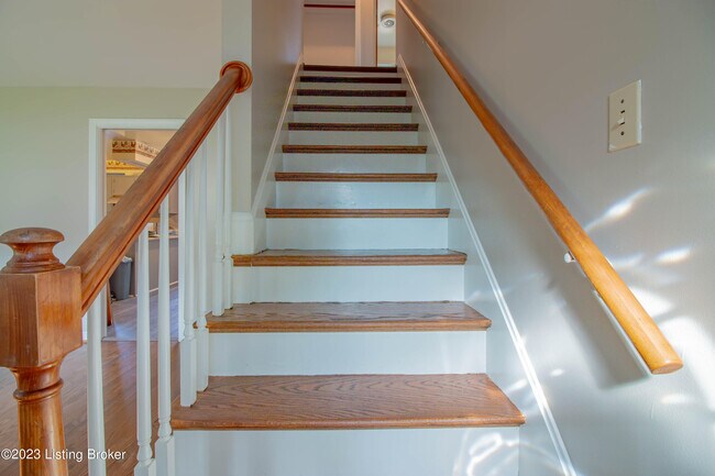 Building Photo - 3311 Dogwood Dr