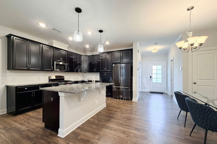 Building Photo - 1306 Farm Pond Trl