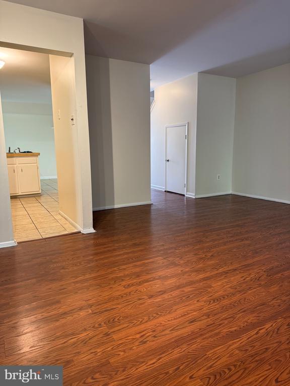 Building Photo - 4 Laurel Ct