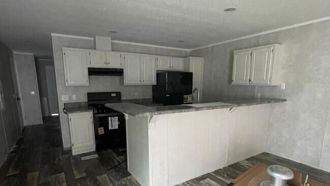 Building Photo - 4 Evergreen Ct