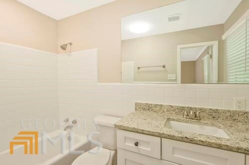 Building Photo - 3462 Calumet Rd