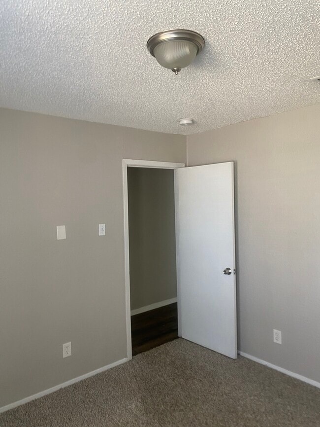 Building Photo - 2804 Cibola Dr