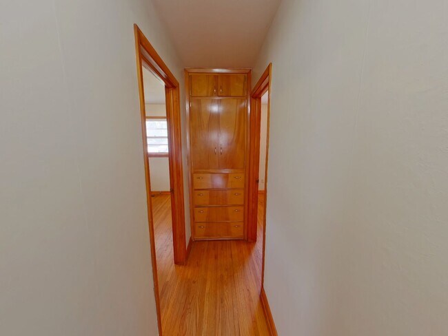 Building Photo - 3456 S Everett St