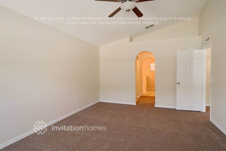 Building Photo - 420 NW Byron St