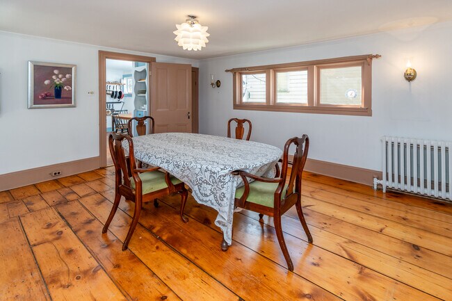 Building Photo - 45 York St