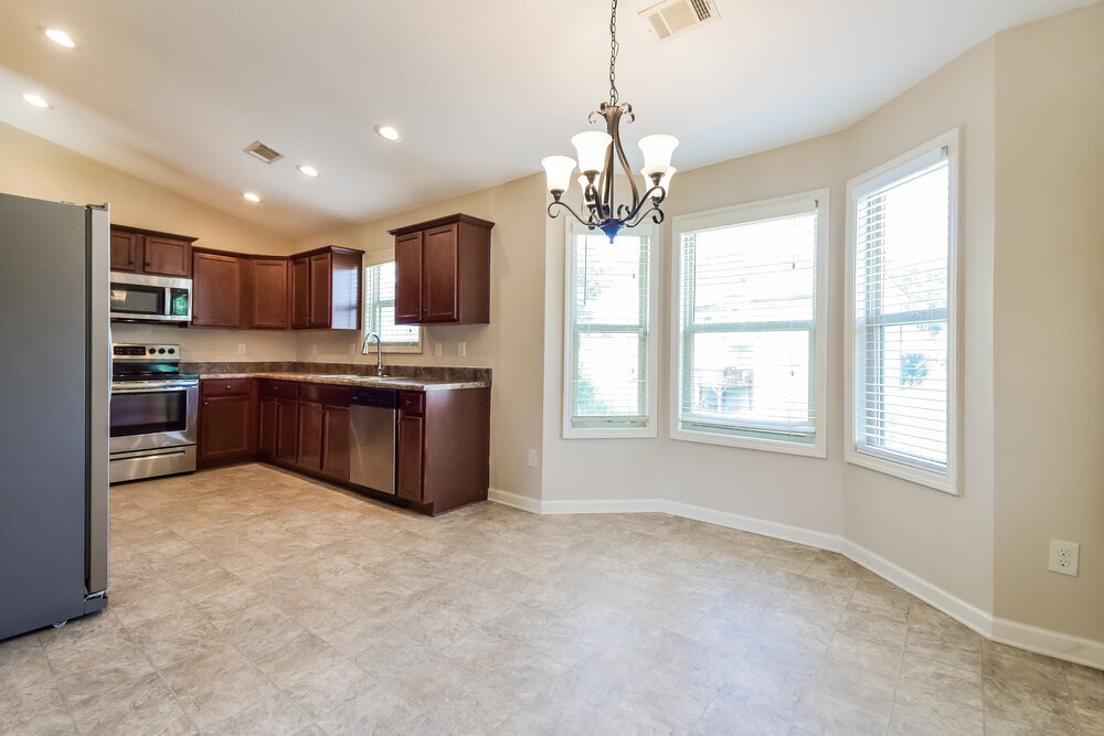 Building Photo - 206 Comet Ct