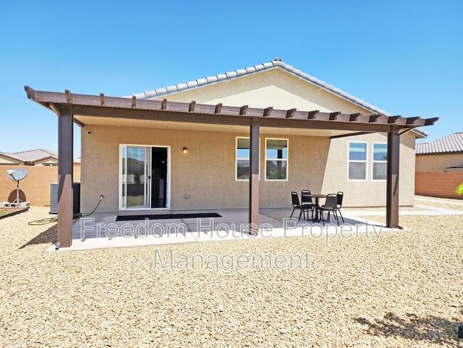 Building Photo - 3575 E Wallowa Dr