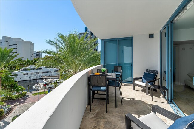 Building Photo - 333 Las Olas Way