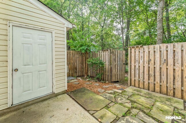 Building Photo - Charming 2BR House in Charlotte
