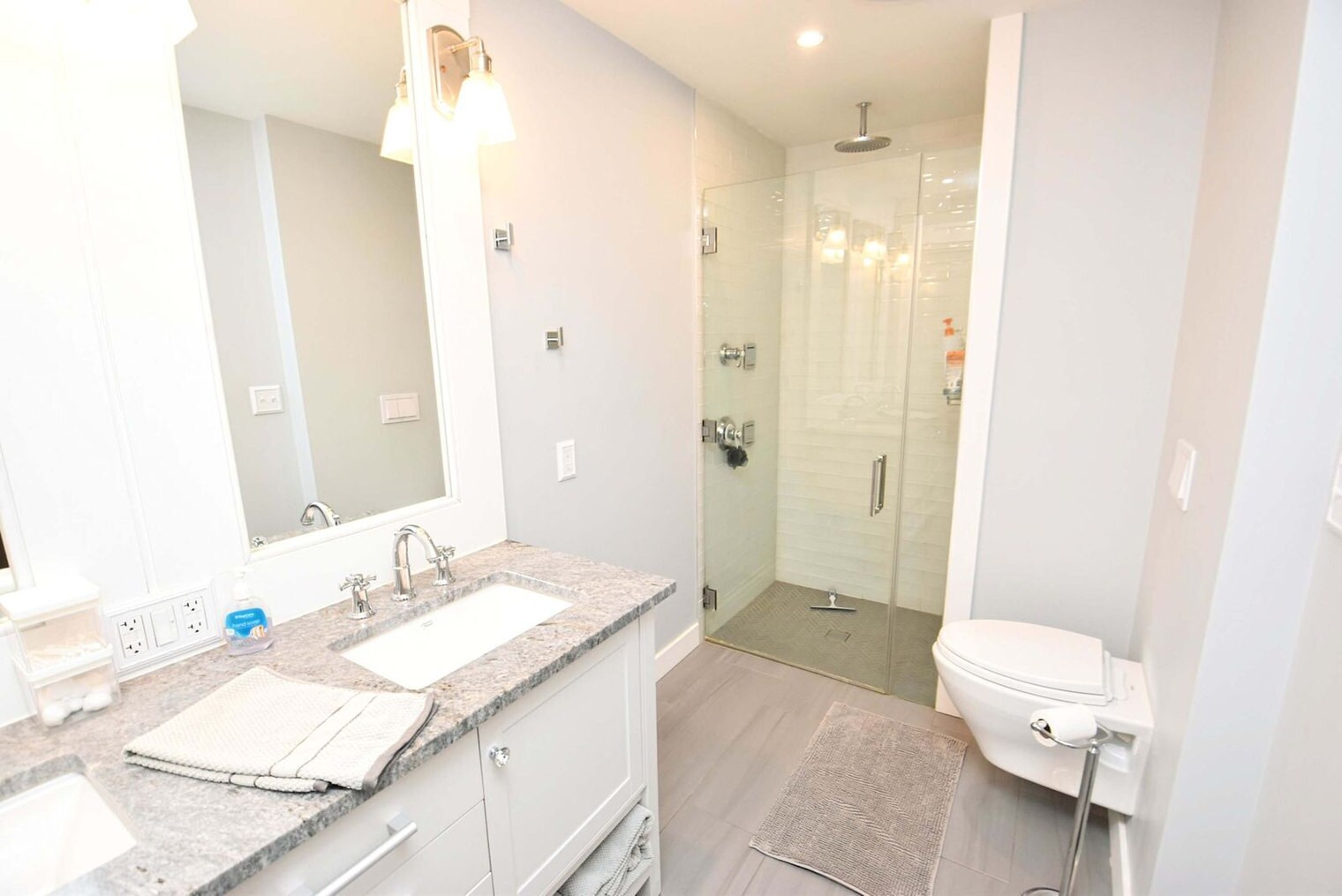 Building Photo - 1012 N Lawrence St