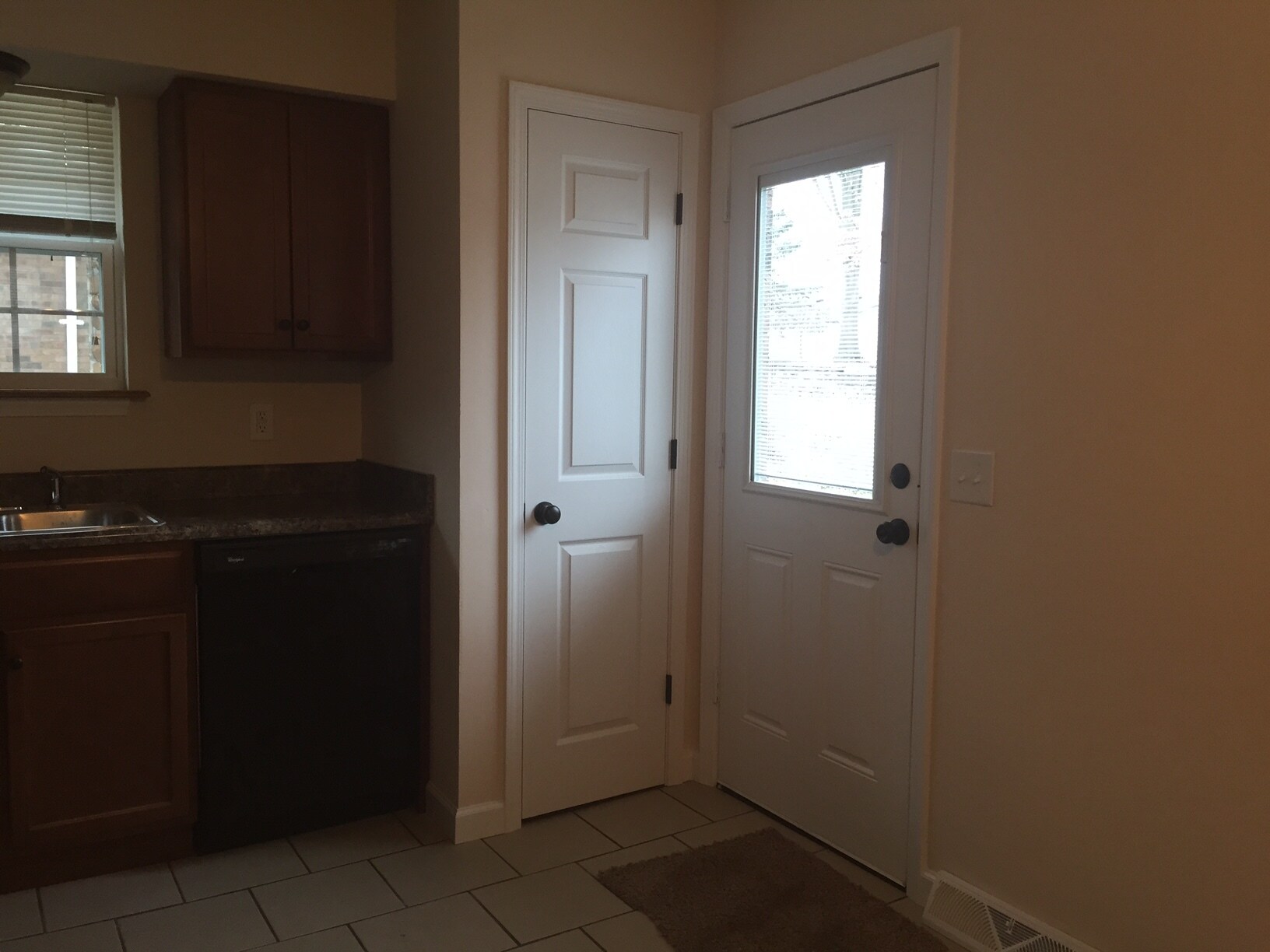 Building Photo - 301 Montgomery St