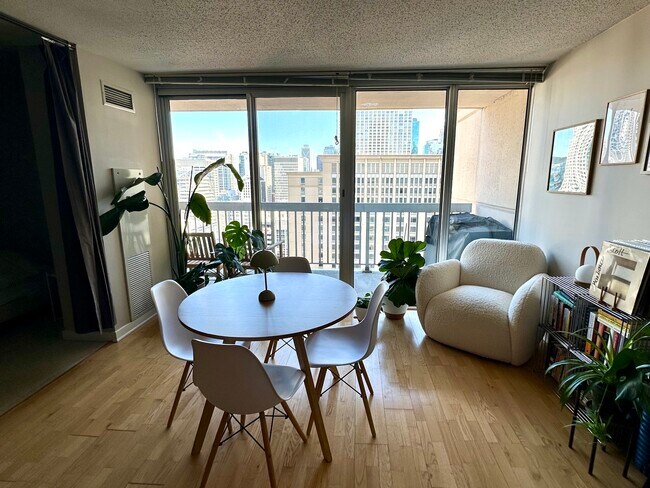 Building Photo - 545 N Dearborn St