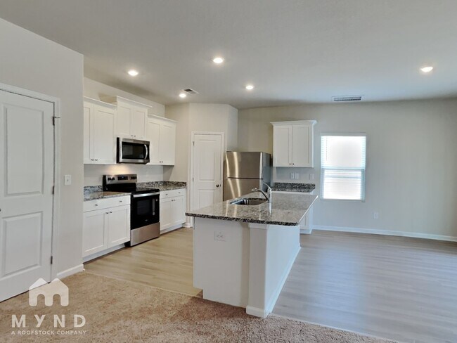 Building Photo - 14 New Villas St