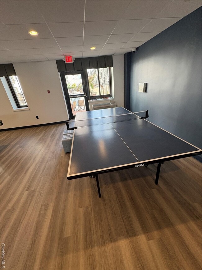 Building Photo - 100 W Broadway