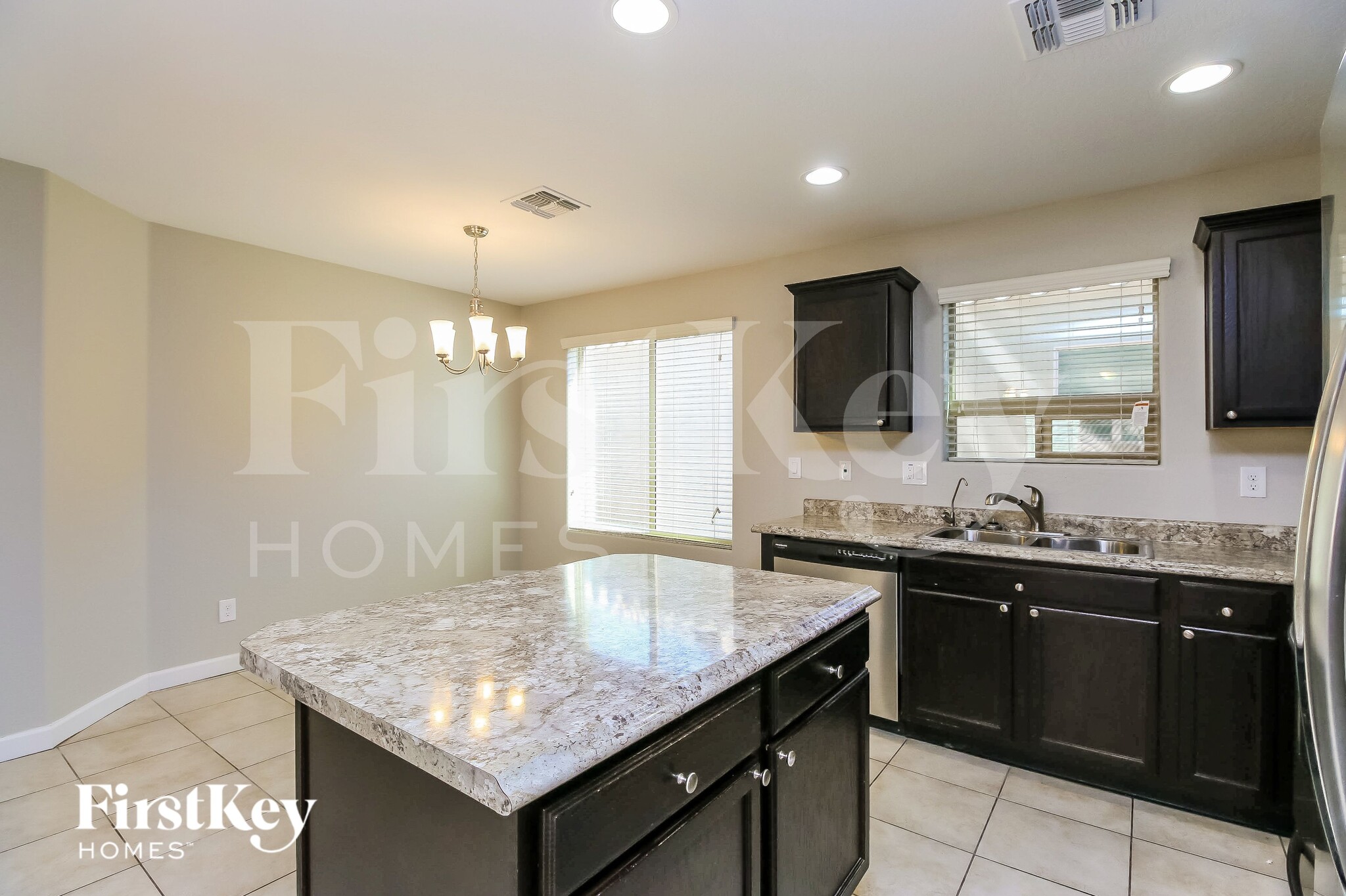 Building Photo - 4604 E Jadeite Dr