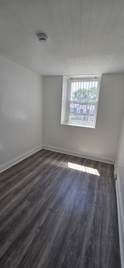 Building Photo - 3 Bedroom Townhome Minutes From Towson Town Center!