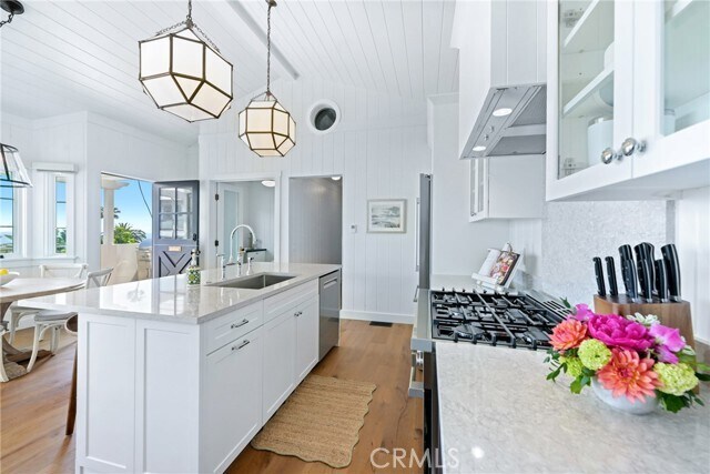 Building Photo - 360 Cliff Dr