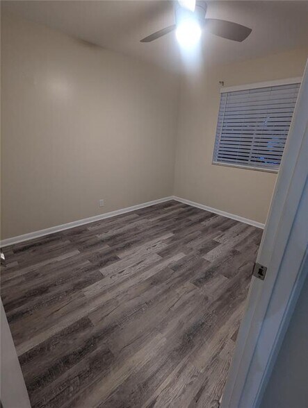 Building Photo - 703 Gardens Dr