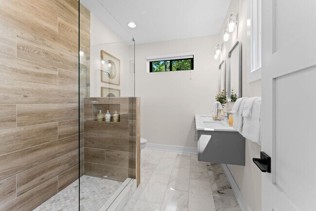 Building Photo - 3837 Fox Run