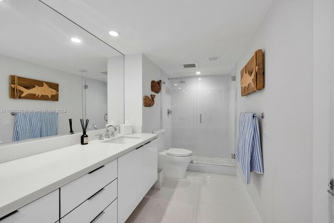 Building Photo - 650 Ocean Dr