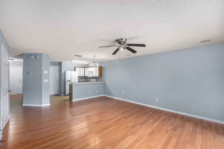 Building Photo - 8431 Edgewater Place Blvd