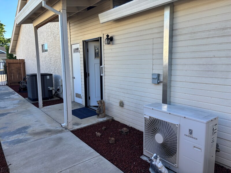 Building Photo - 0 Artesia Dr
